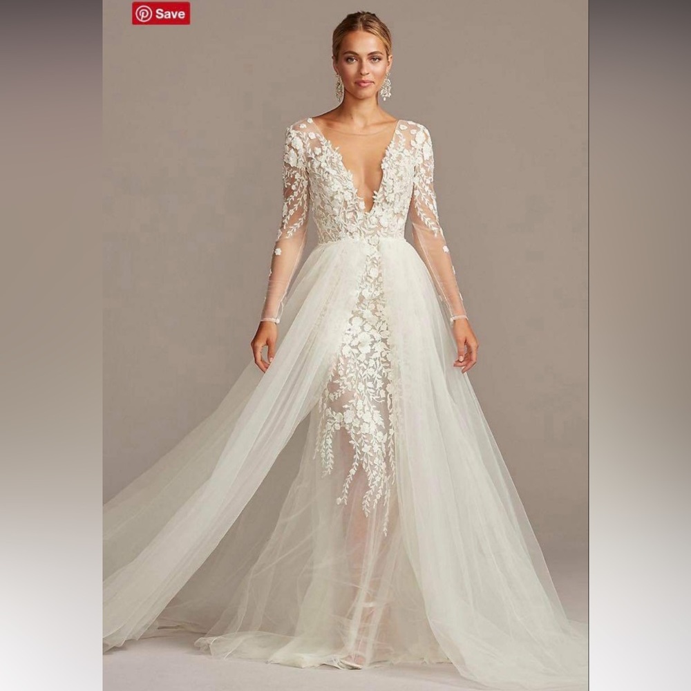 Beautiful modern wedding dress never used